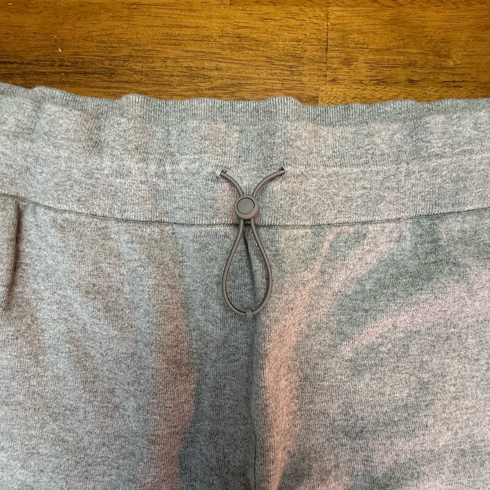 Lululemon Cotton Cashmere Knit Mid-Rise Barrel Jogger 14 - Picture 3 of 13